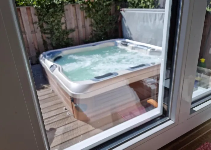 Ostsee-wellnesslandhaus Mit Sauna, Jacuzzi, Innenwhirlpool Feriehus